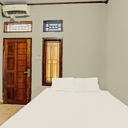 Spot On 91981 Diwi Homestay Tjakranegara Exterior foto