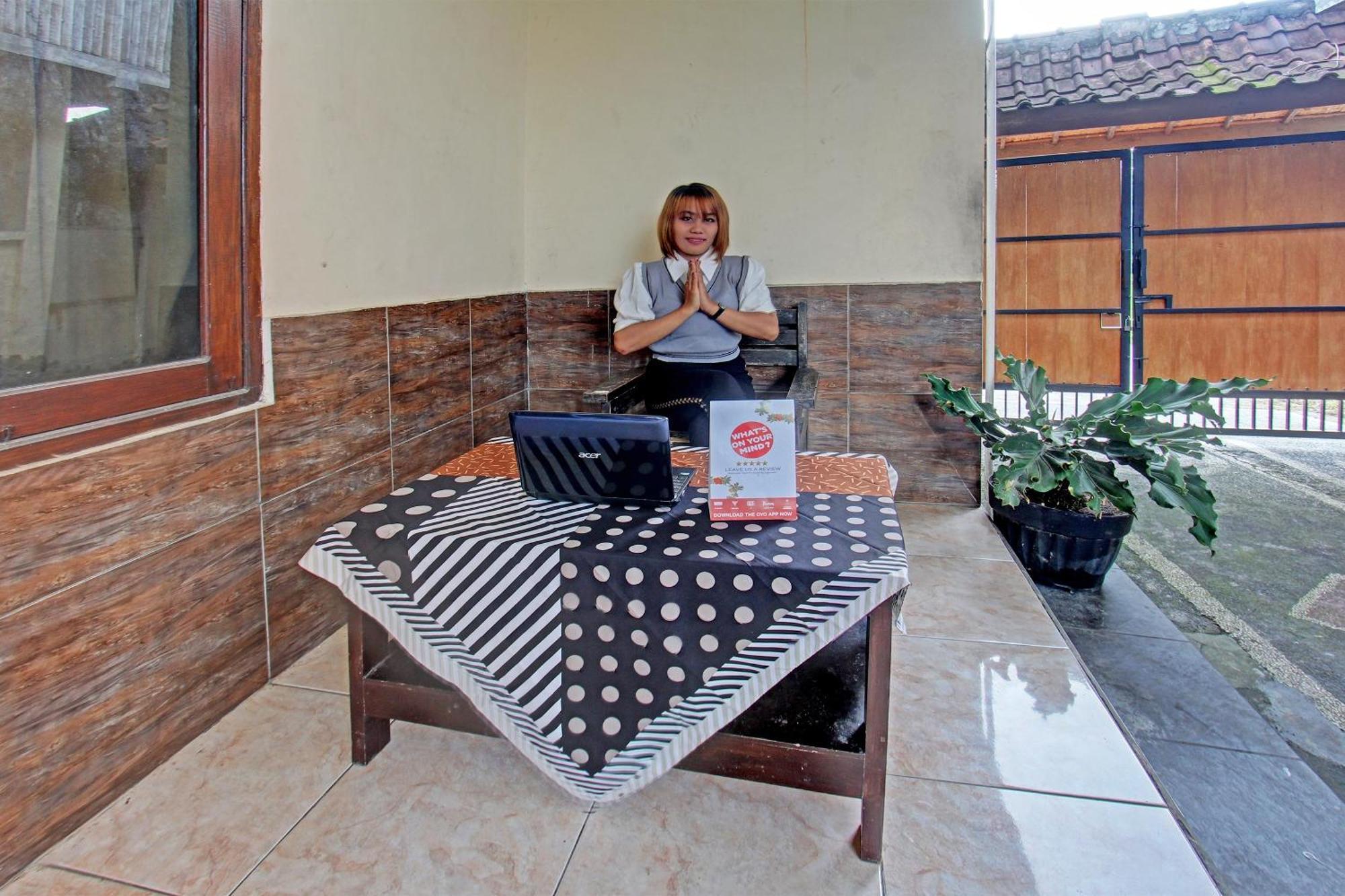 Spot On 91981 Diwi Homestay Tjakranegara Exterior foto