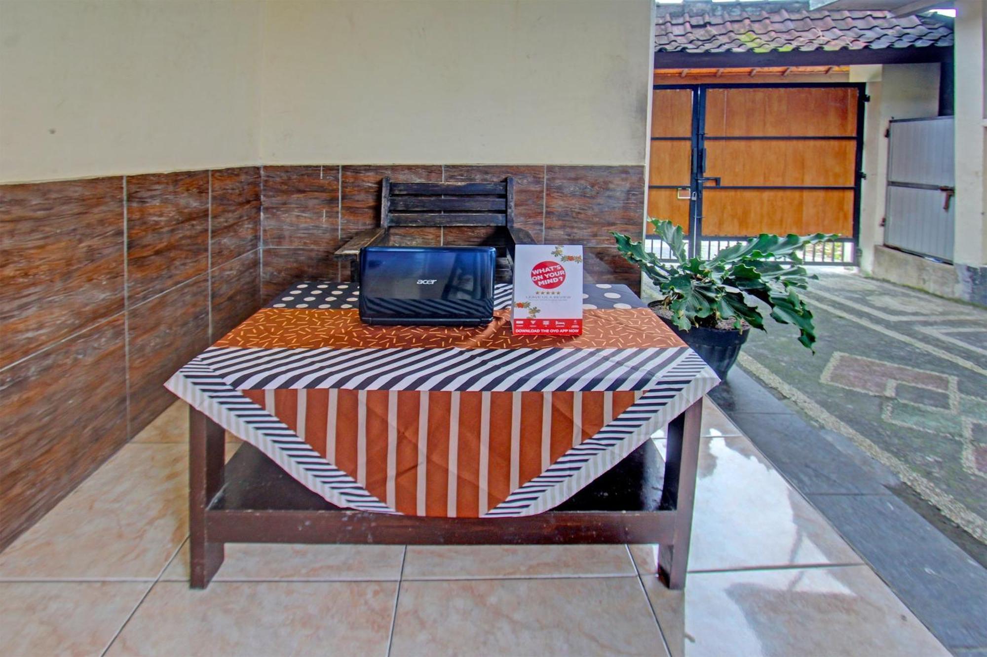 Spot On 91981 Diwi Homestay Tjakranegara Exterior foto