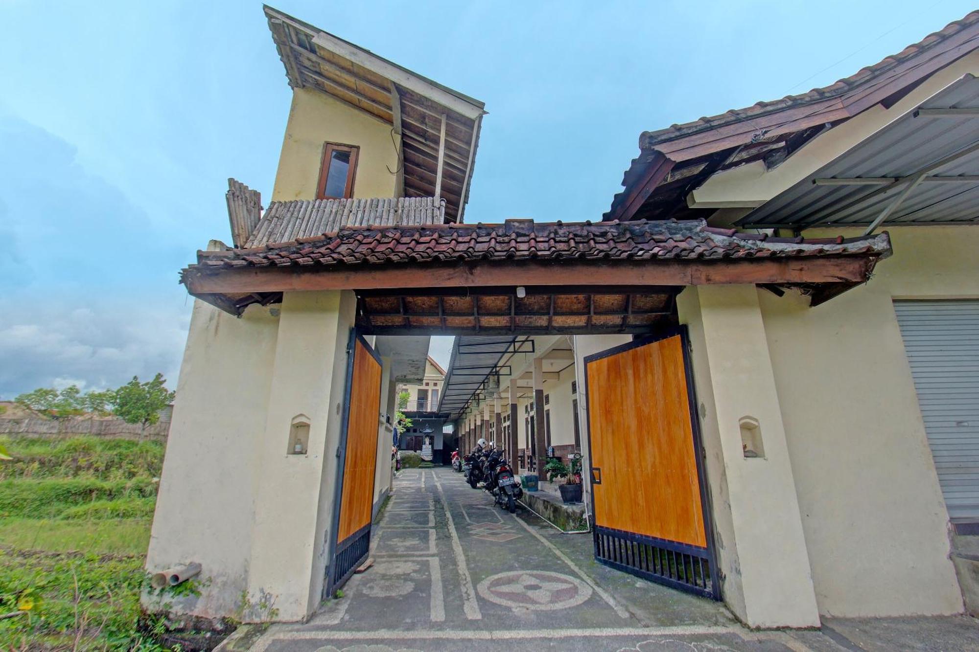 Spot On 91981 Diwi Homestay Tjakranegara Exterior foto