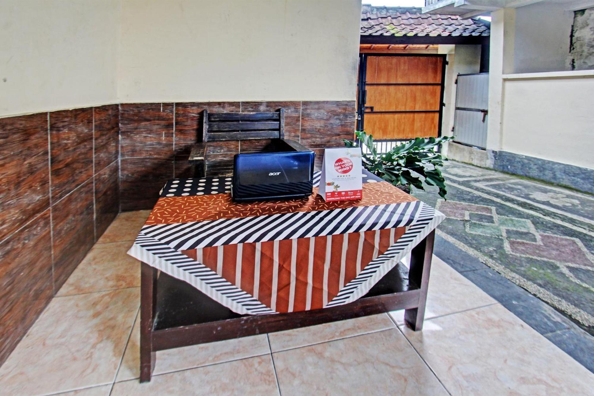 Spot On 91981 Diwi Homestay Tjakranegara Exterior foto